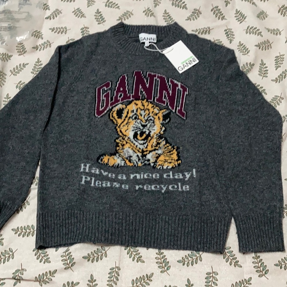 Women’s Relaxed Jersey Tiger sweater size Large